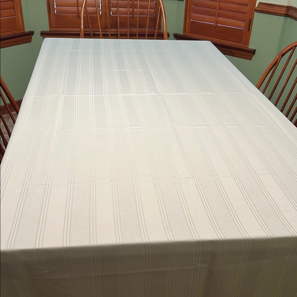 Cream Dining Table Linens with Subtle Texture